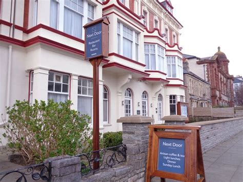 NEXT DOOR HOTEL (Llandudno, Wales) - Guesthouse Reviews & Photos ...
