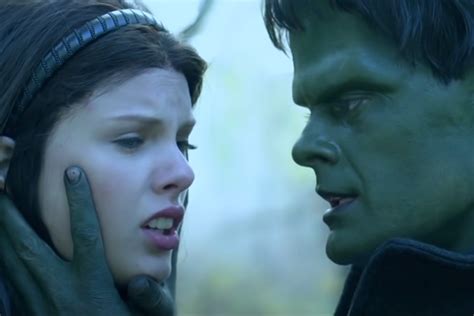 Taylor Swift & Bill Hader's SNL Twilight Parody Is a Classic