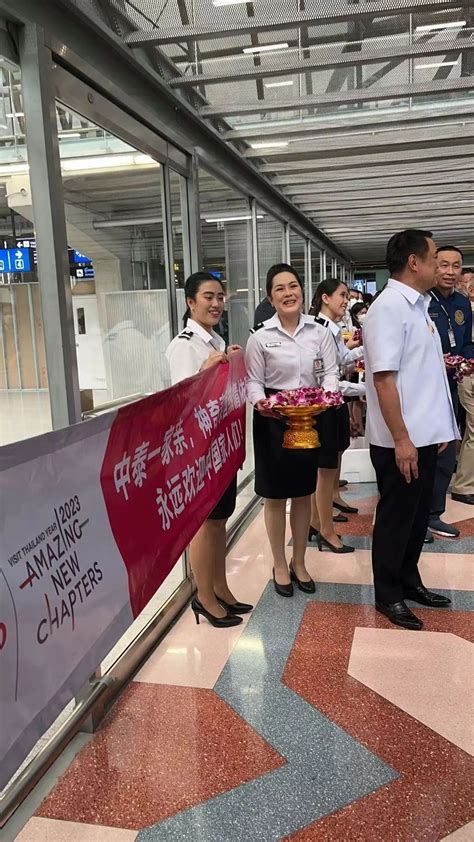 中国游客到了，泰国副总理亲自欢迎！“感觉像走红毯”_地产界_澎湃新闻-The Paper