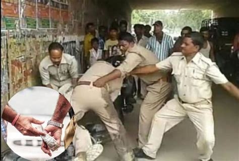Viral Video Police Officer Fight With Each Other For Bribe - घूस की ...