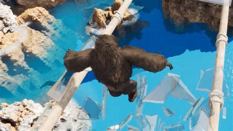 Gorilla Vs 100 Men