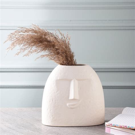 Ceramic Smirk Vase (Medium) – The Decor Mart