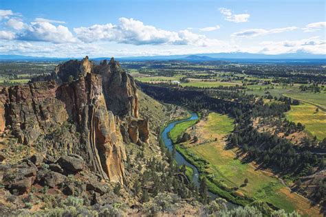 A Guide to Smith Rock State Park's Hikes, Misery Ridge Trail & More