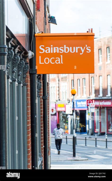 Sainsbury's Local Store 的图像结果