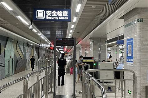 重庆地铁站内创意美陈-地铁立体创意广告-地铁站摆展-道博文化