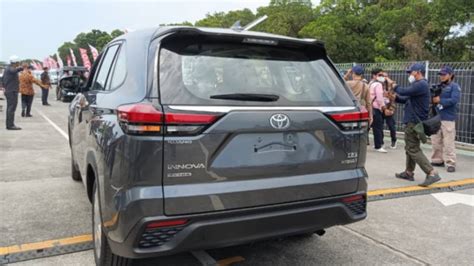 Toyota Innova Hycross unveiled globally with hybrid power, SUV looks ...