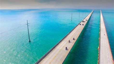 Endless road, aerial view of Seven Mile Bridge, Florida Keys, Monroe ...