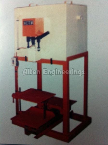 Semi Automatic Tin Filling Machine Manufacturer from Rajpura