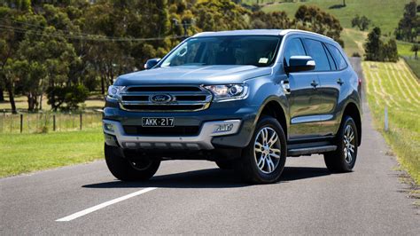 2017 Ford Everest Trend RWD review | CarAdvice