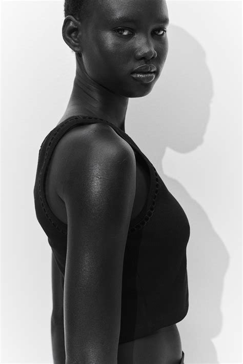 Cropped vest top - Black - Ladies | H&M IN