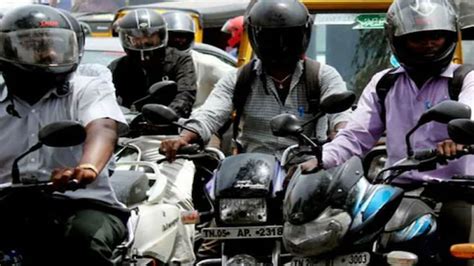 Road accident helper victims 5000 rupees reward hospital | स्कूटर ...