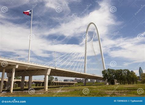 The Margaret Hunt Bridge in Dallas, Texas Editorial Image - Image of ...