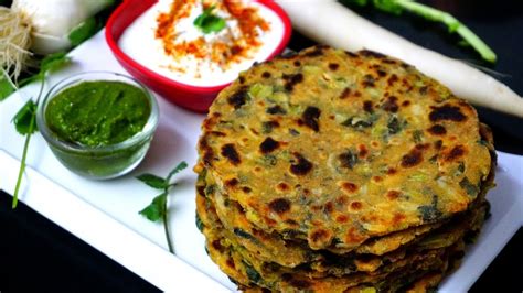 मूली के पत्ते का पराठा बनाने की विधि | Radish Leaves (Mooli) Paratha ...