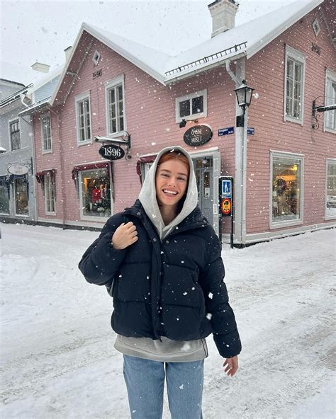 Halli Smith | Freezing | Instagram