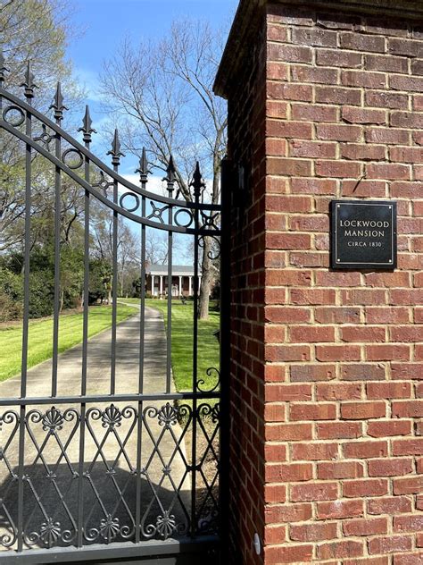 Lockwood Mansion Carriage house / Vampire Diaries - Guesthouses for ...