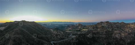 Panoramic view of the famous Mulholland highway in Southern California ...