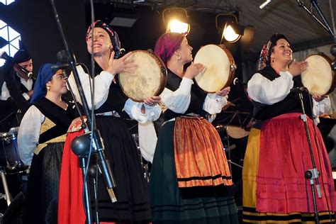 Ribadesella muestra orgullo por su Banda Gaites en el décimo ...