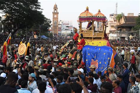 ಮೈಸೂರು ಜಂಬೂ ಸವಾರಿ ವೈಭವ: - ಚಿತ್ರಗಳಲ್ಲಿ ನೋಡಿ | Magnificence of Mysore ...