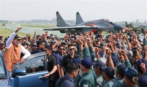PM Narendra Modi visits Adampur airbase, fact-checks Pakistan claim of ...