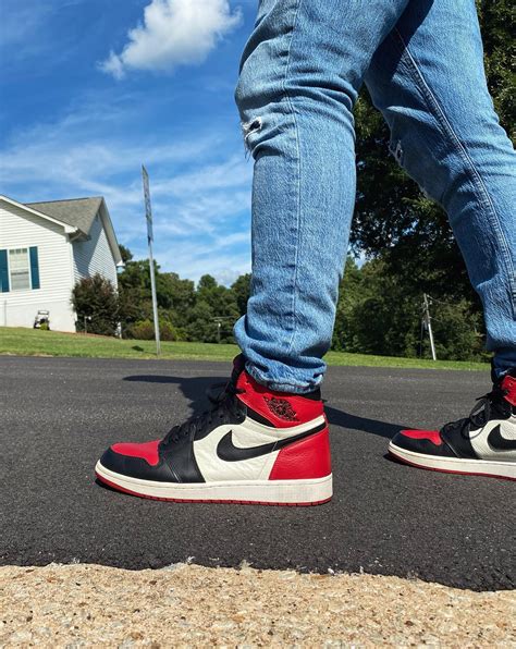 Jordans 1 bred online