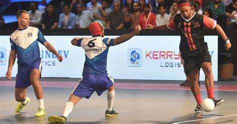 Premier Futsal: Mumbai came to watch Ronaldinho and the Brazilian ...
