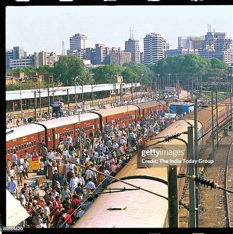 New Delhi Local Train 的图像结果
