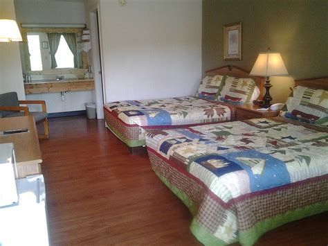 CHATUGE MOUNTAIN INN (Hayesville) - Inn Reviews, Photos, Rate ...