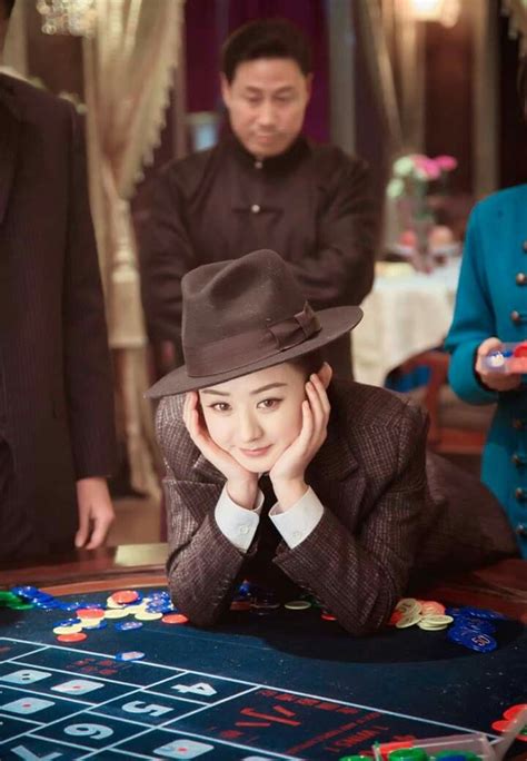 尹新月 Zhao Li Ying, Fedora, China, Hats, Beautiful, Chinese Actress ...