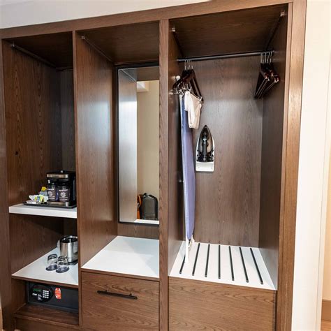 DOUBLETREE BY HILTON MONROE TOWNSHIP CRANBURY - Hotel Reviews, Photos ...