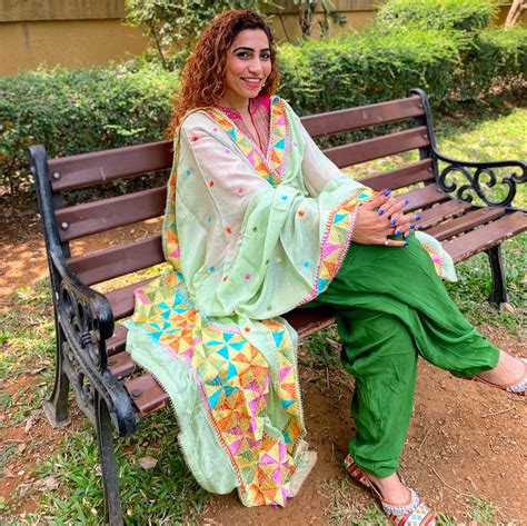 Pista green hand embroidery Dupatta – Forsarees