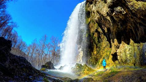 5 Virginia Waterfalls to Chase This Winter