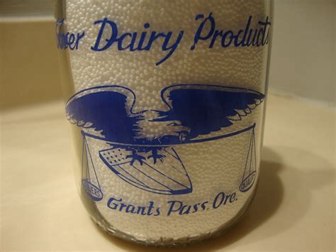 GROVER DAIRY PRODUCTS..GRANTS PASS OREGON MILK BOTTLE | Collectors Weekly