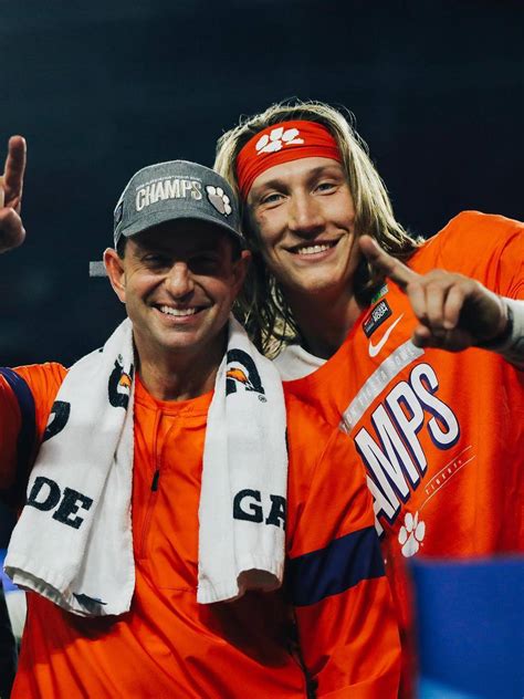 The Shaun Alexander Award - ShaunAlexander.com