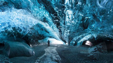 Your Guide to Iceland’s Ice Cave Tours