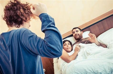 जरा संभलकर... धोखेबाज होती हैं इन 7 राशियों की लड़कियां! - these-7 ...