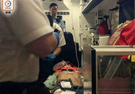 突發！香港地鐵有男子持刀！警察開槍 - 每日頭條