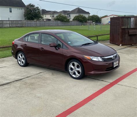 Recently acquired this 9th gen Civic lx from a friend. 277,7xx miles ...