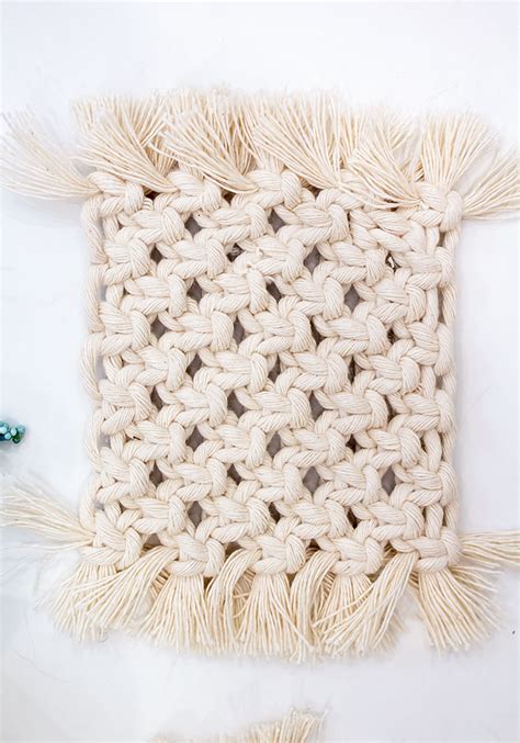 Making Macrame Coasters 的图像结果