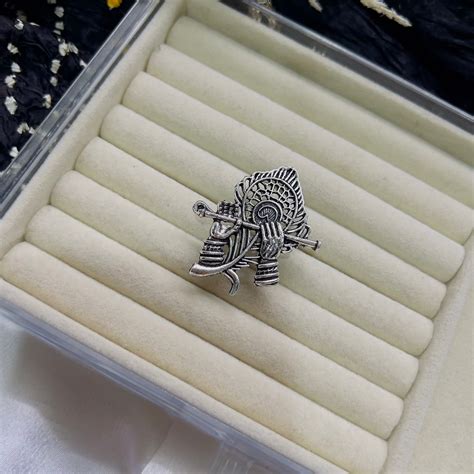 Peacock aura ring – Ambica India