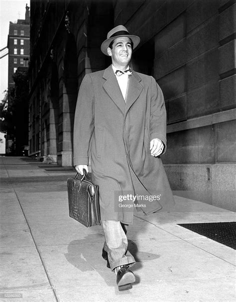 Businessman with Briefcase 的图像结果