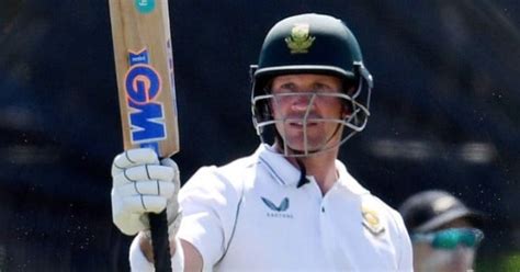 संधीचे सोने! तब्बल ९७ सामन्यानंतर कसोटी पदार्पणाची संधी मिळेलेल्या ...