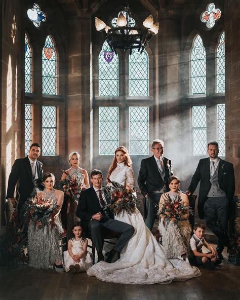 Pin by +5583988628424 on Casamento Poses | Wedding group photos ...