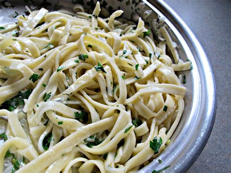 A Toast to Taste: Linguine with White Wine & Herb Sauce