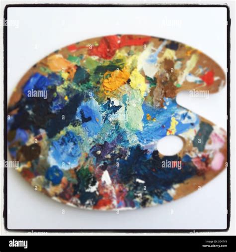 Oil paint palette hi-res stock photography and images - Alamy