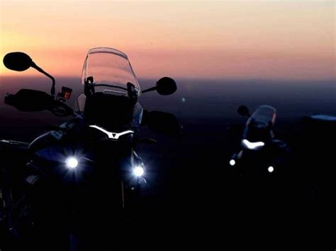 Triumph teases all-new Tiger 900 Rally and GT! Unveil on December 3 ...