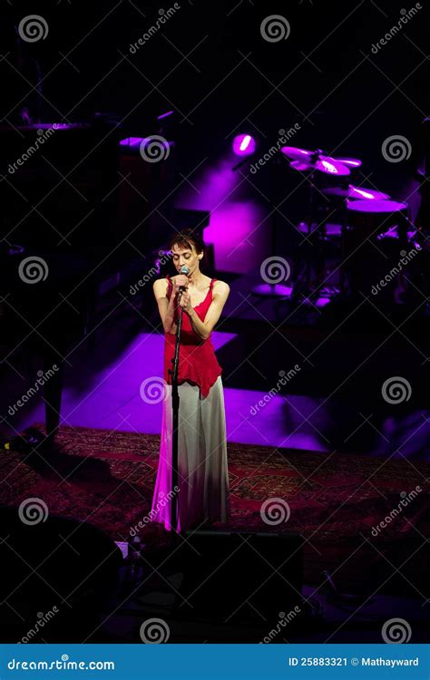 Fiona Apple Concert in Seattle, WA Editorial Photo - Image of music ...