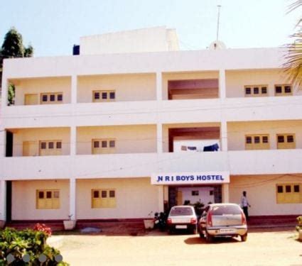 Sri Devaraj Urs Medical College Faculty Profile, Kolar - CollegeBatch.com