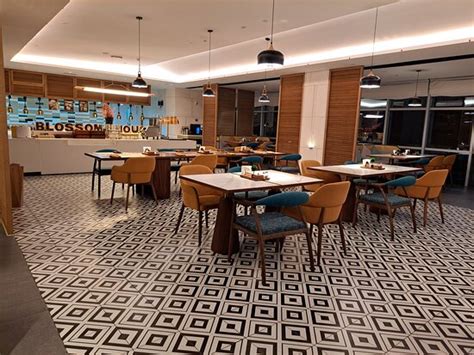 BLOSSOM HOUSE QINGCHENGSHAN CHENGDU (Dujiangyan) - Hotel Reviews ...