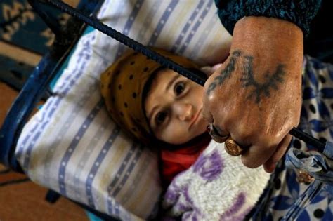 14 Pictures Of Turkish Women Who Tattooed Themselves As Young Girls To ...