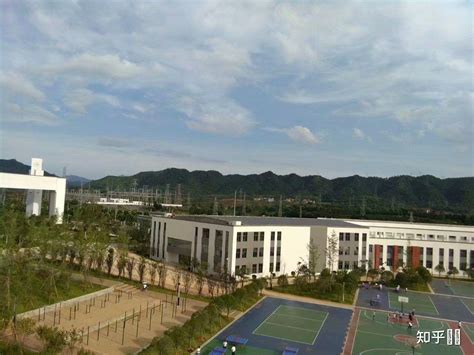 江西宜春“排名靠前”的5所高中，这所9人被清北录取，办学质量高